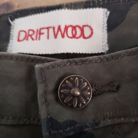 Driftwood Jackie Size 24 NWT Green Camo Aztec Embroidered Skinny Jeans Pants - Picture 8 of 15